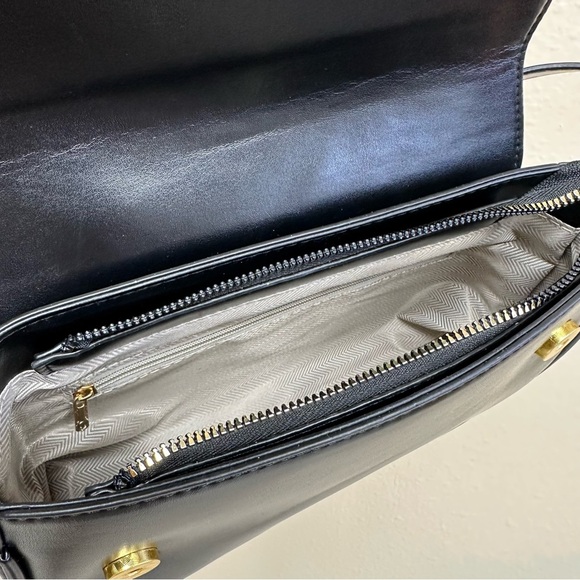 Black Saddle Everyday Shoulder Bag with 2 Straps - Picture 5 of 6